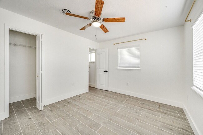 Building Photo - Remodeled 3/2 in Central Merritt Island!
