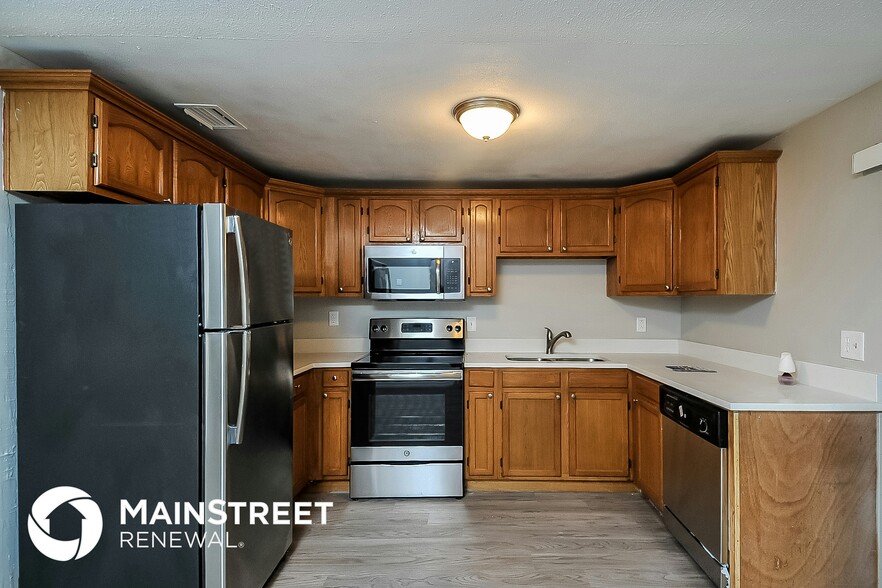 Building Photo - 505 Florida Cir S