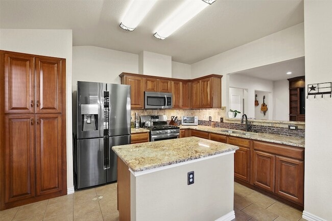 Building Photo - 7802 Milestone Ridge Dr