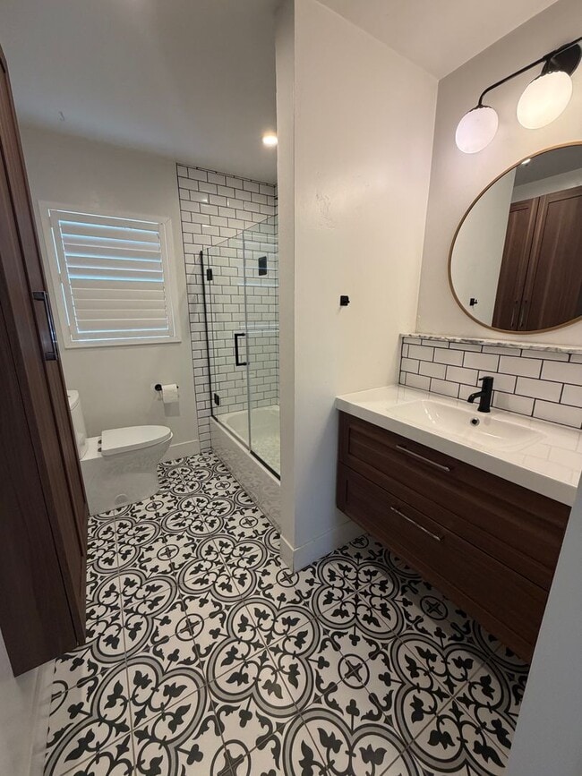 Building Photo - 3 Bedroom | 1.5 Bathroom | Single-Family Home