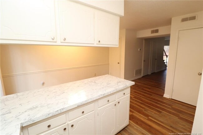 Building Photo - 1260 Donaldson Ct