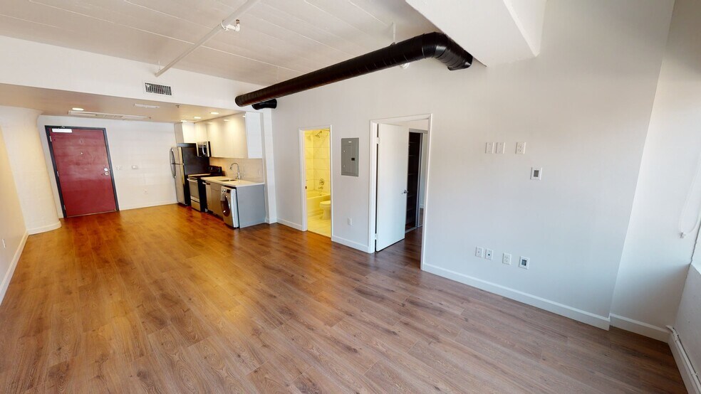 Building Photo - 3550 W 6th St