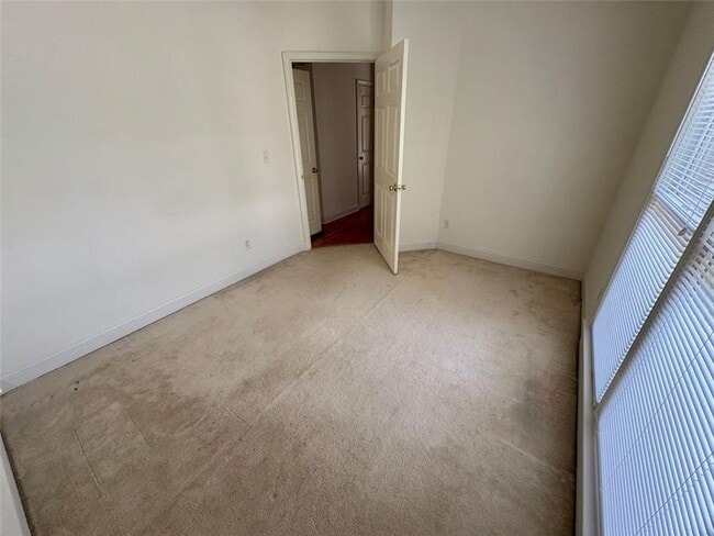 Building Photo - 3202 Oaktree Ct NW