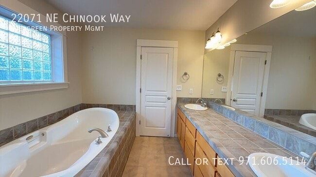 Building Photo - 22071 NE Chinook Way