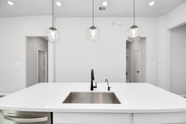 Building Photo - 19807 Palomino Pr Trl