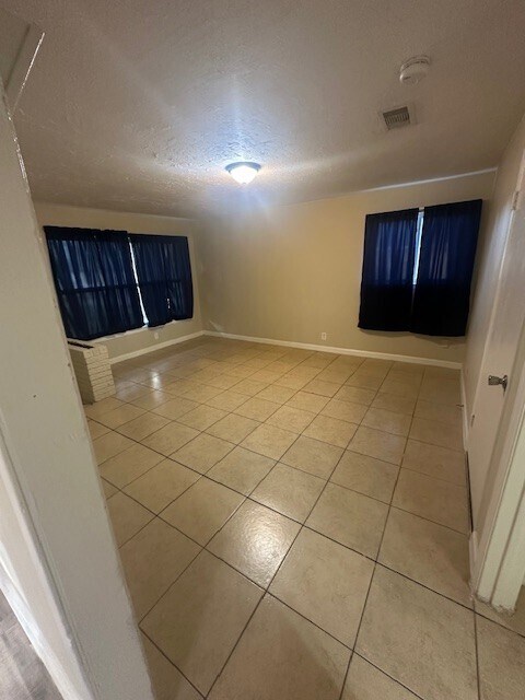 Building Photo - 3906 Madden Ln