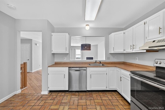 Building Photo - 2003 Regent Dr