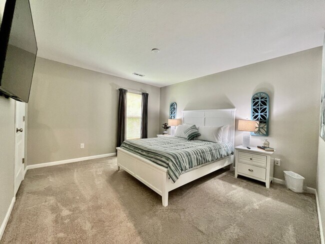 Building Photo - Fully Furnished Luxury Corporate Rental - Brand New Construciton