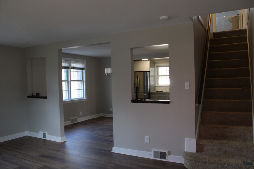 Building Photo - 1917 Winton Ave