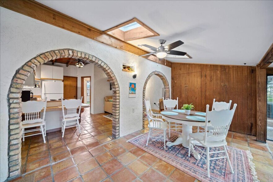 Building Photo - 408 Harrison Ave