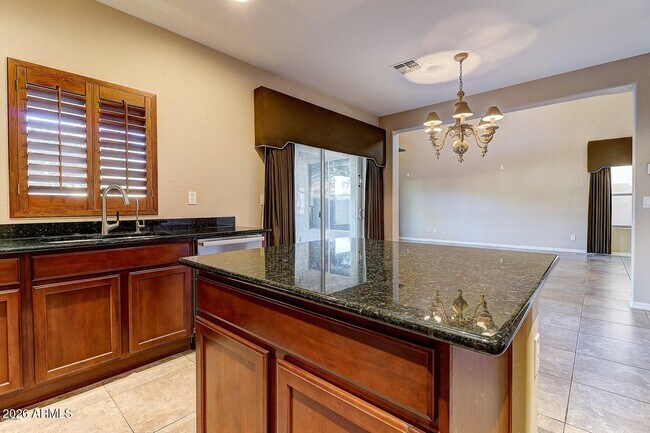 Building Photo - 2530 W Cordia Ln