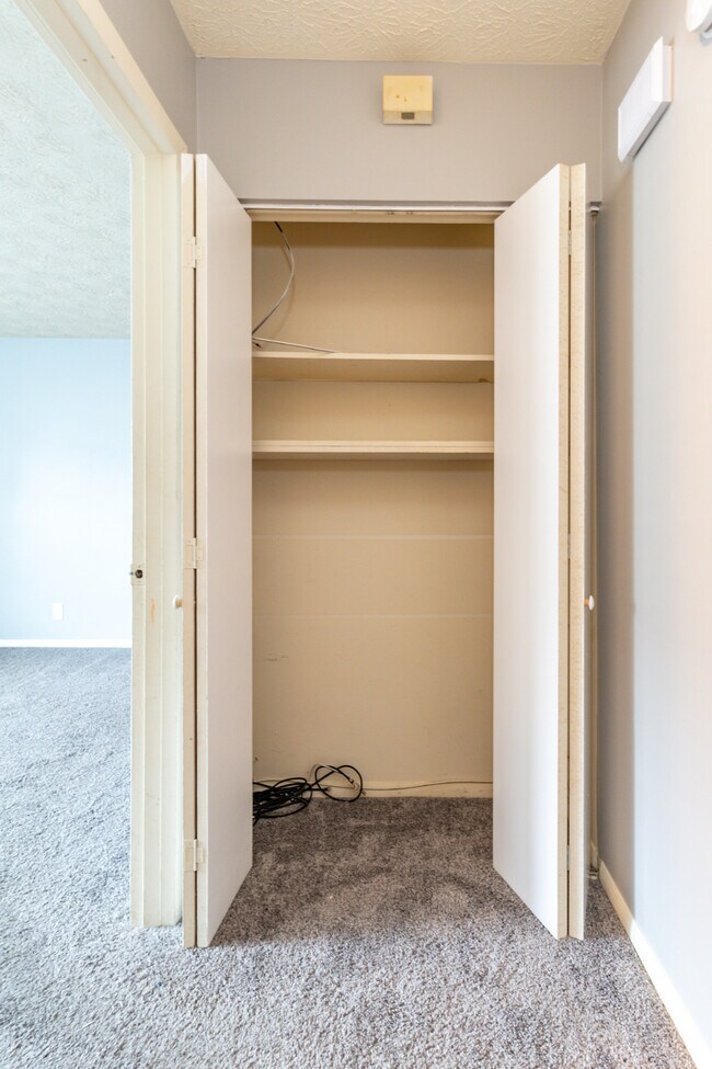 Building Photo - 9157 Cedarpark Ln NW