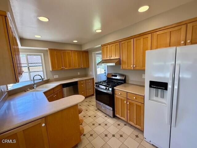 Building Photo - 2175 N Holliston Ave