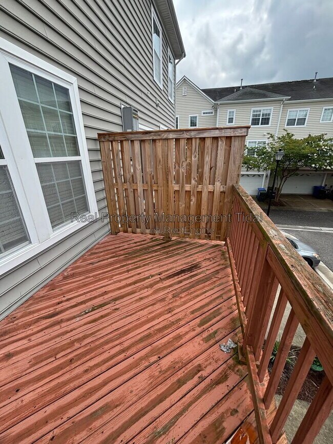 Building Photo - 257 Carnelian St