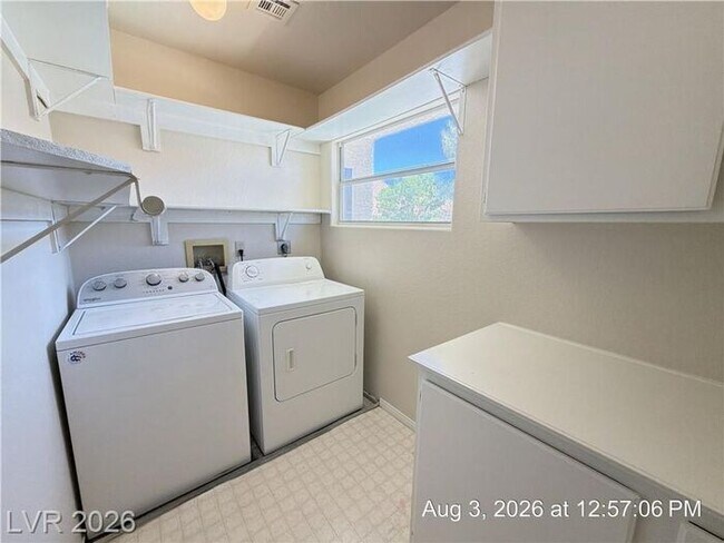 Building Photo - Beautiful Home with Private Balcony, Fireplace & Granite Kitchen