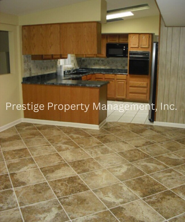 Building Photo - Beautifully and Spacious East Side Home!