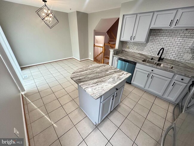 Building Photo - 12705 Town Center Way