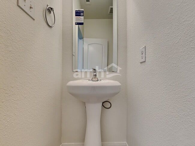 Building Photo - 9210 Bald Cypress St