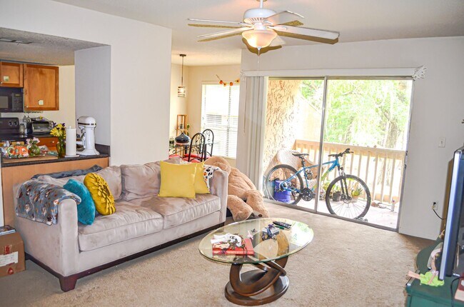 Building Photo - Three bedroom Two bath condo in Creeks Edge