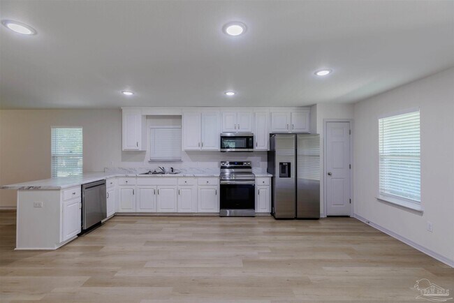 Building Photo - 7 Marine Dr