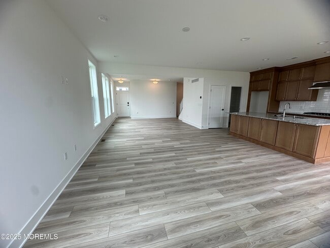 Building Photo - 95 Mustang Dr
