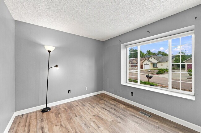 Building Photo - $2,145.95 - 3-bed, 2-bath located in Colorado Springs with a Washer and Dryer.