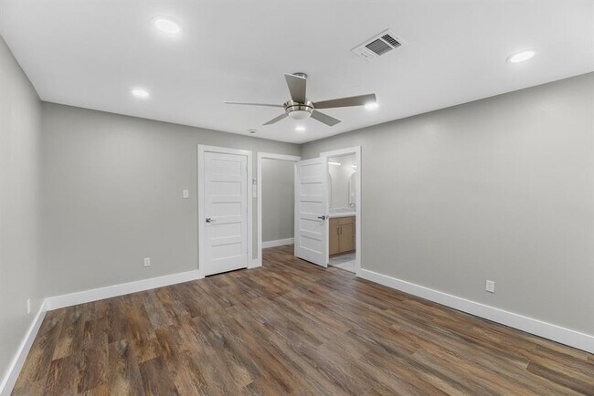 Building Photo - 8219 Wateka Cir