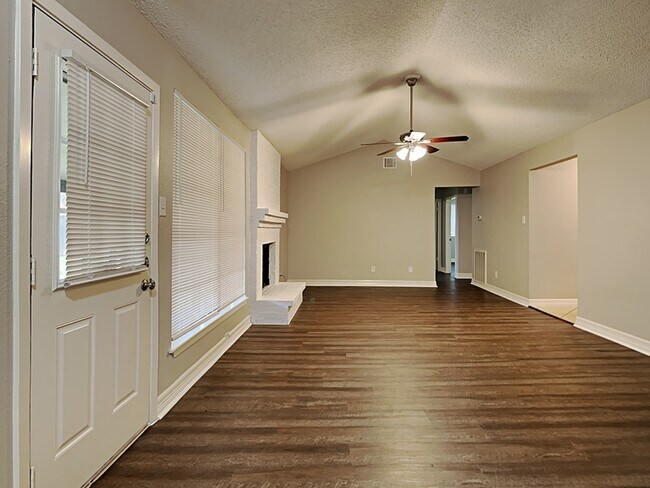 Building Photo - 6907 Foxside Ln