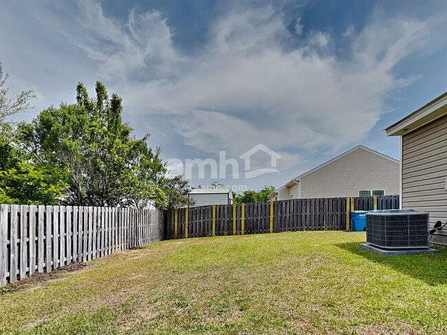Building Photo - 423 Seabreeze Drive