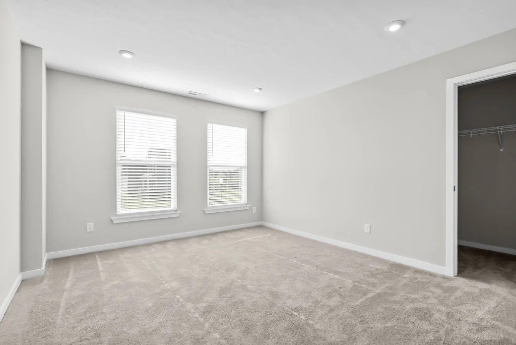 Building Photo - 367 Birchwood Dr
