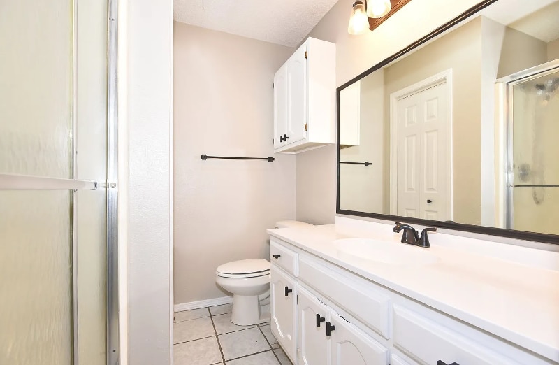 Building Photo - 2800 S Dogwood Ave