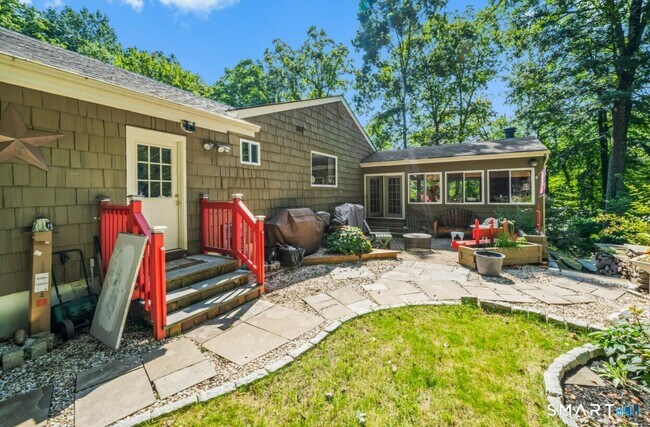 Building Photo - 92 Kenmore Rd