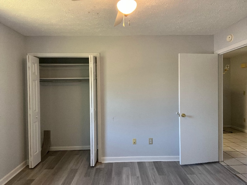 Building Photo - 1226 Shalom Dr