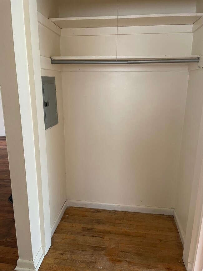 Closet - 2660 Vera Ave