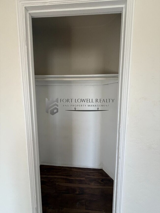 Building Photo - Welcome to this charming 2-bedroom, 1-bathroom + Den!