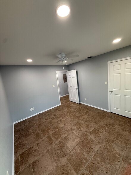 Building Photo - 11114 Baywood St