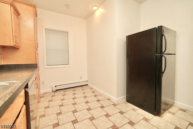 Building Photo - 466 Cortlandt St