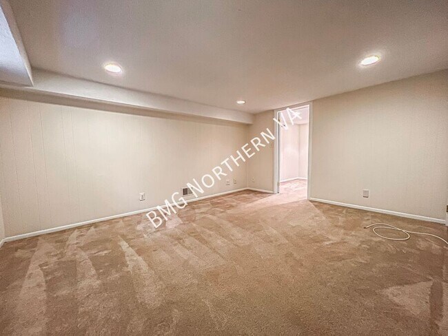 Building Photo - 4840 S 28th St
