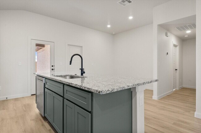 Building Photo - 2609 Garland Ave