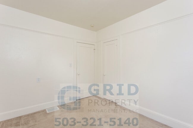Building Photo - Craftsman Bungalow Available in Kenton Nei...