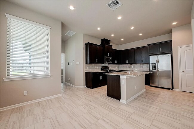 Building Photo - Beautiful Move-In Ready Home in Missouri City