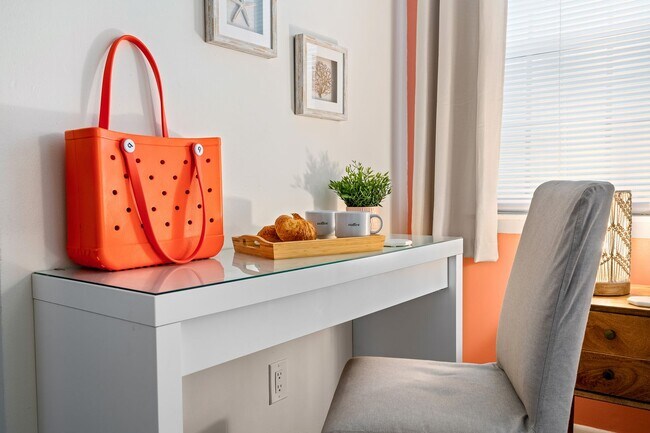 Building Photo - 6 Palmetto Dr