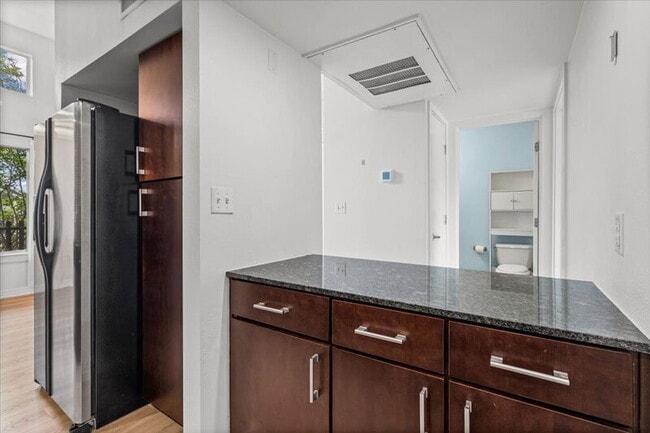 Building Photo - 2200 Dickson Dr