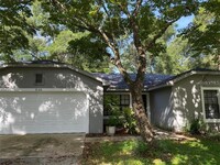 Building Photo - 906 E Timberland Trail