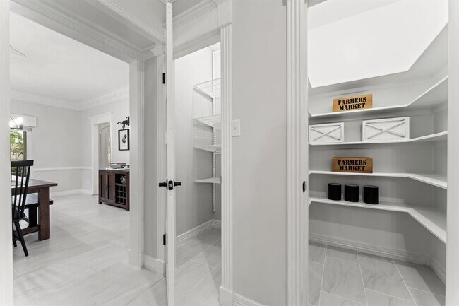 Building Photo - 8911 Tranquil Park Dr