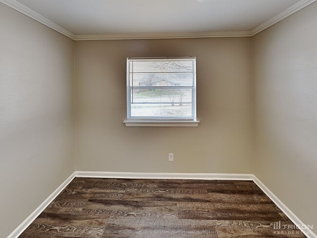 Building Photo - 620 Wallace Dr
