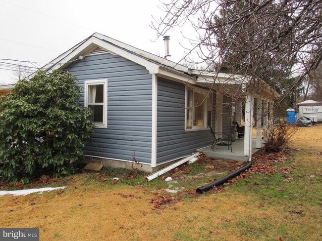 Building Photo - 286 Mission Rd N