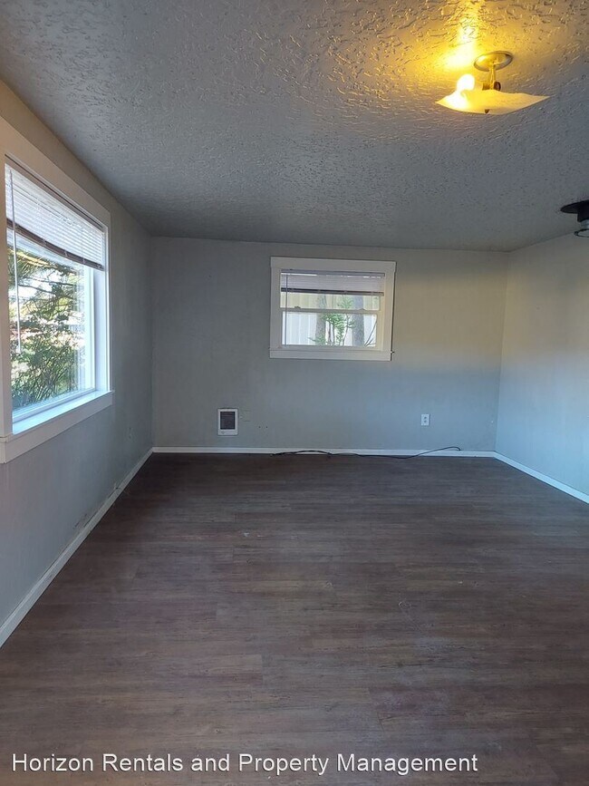 Primary Photo - 1 br, 1 bath House - 412 SE Oar