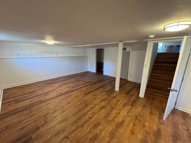 Building Photo - 14 Dellwood Dr