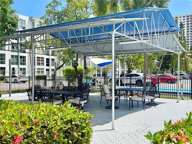 Building Photo - 17560 Atlantic Blvd